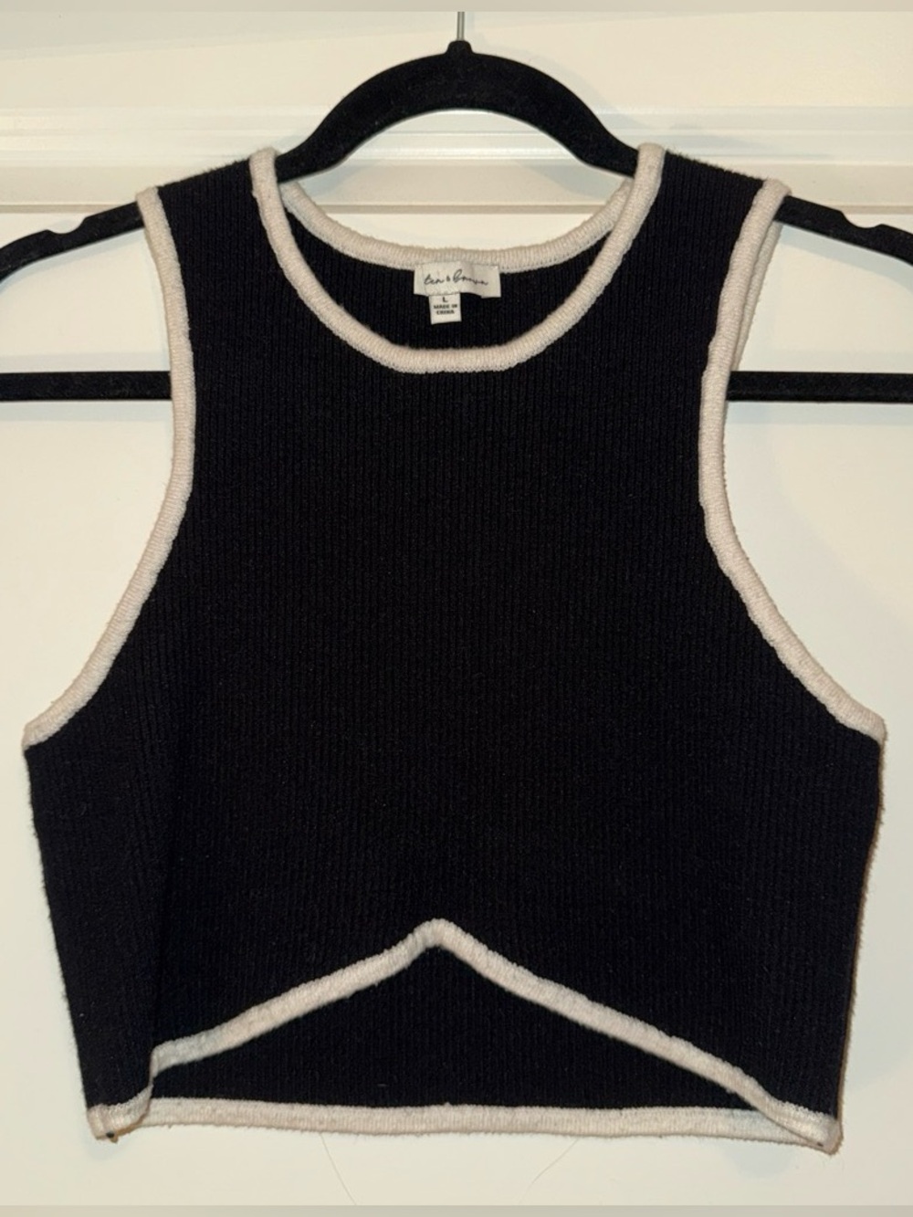 Black ribbed crop top
